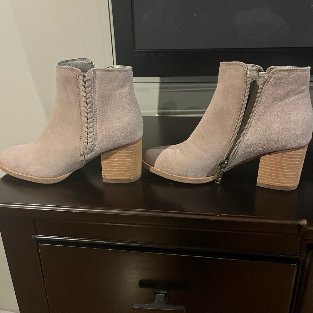 Blondo waterproof beige bootie